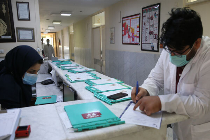 ممنوعیت تحصیل همزمان دانشجویان پزشکی لغو شد