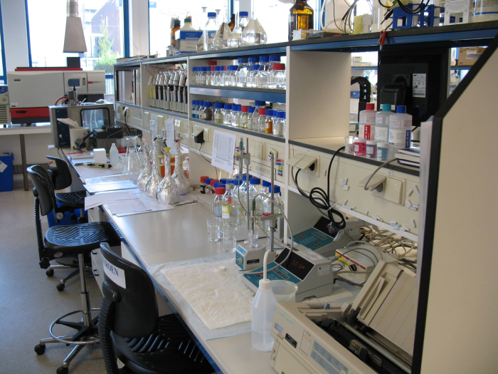 آزمايشگاه هاي پزشکي در خطر تعطيلي